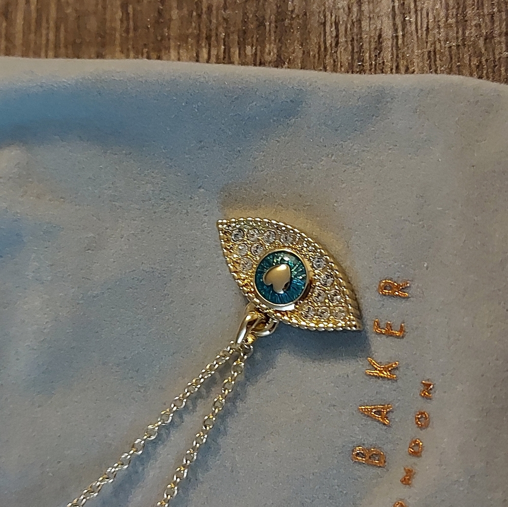 Necklace - Picture 7 of 9